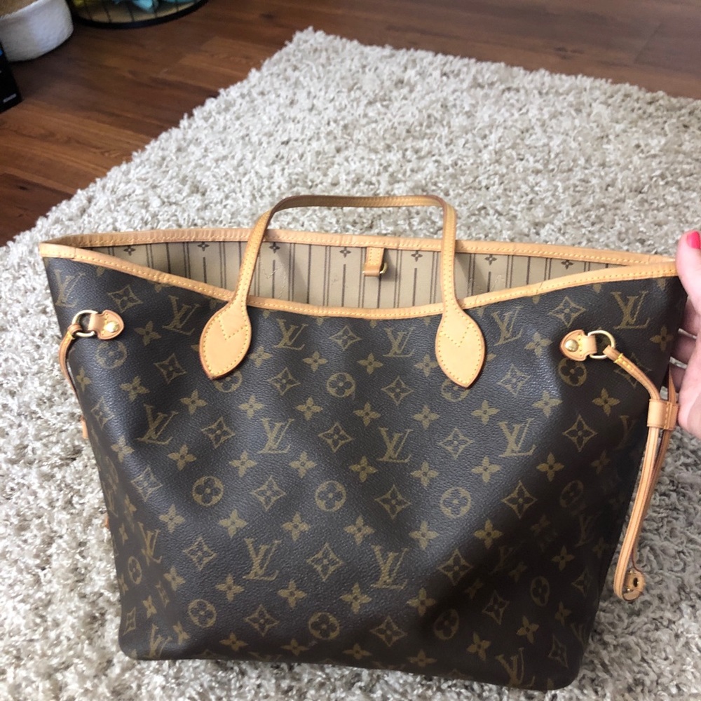 LV medium tote